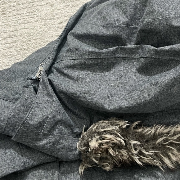 The North Face Hyvent 550 Down Filled Parka - Picture 9 of 12